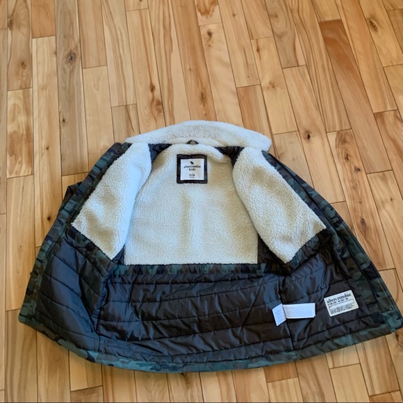 Abercrombie and Fitch Boys Fall Jacket - Picture 2 of 9